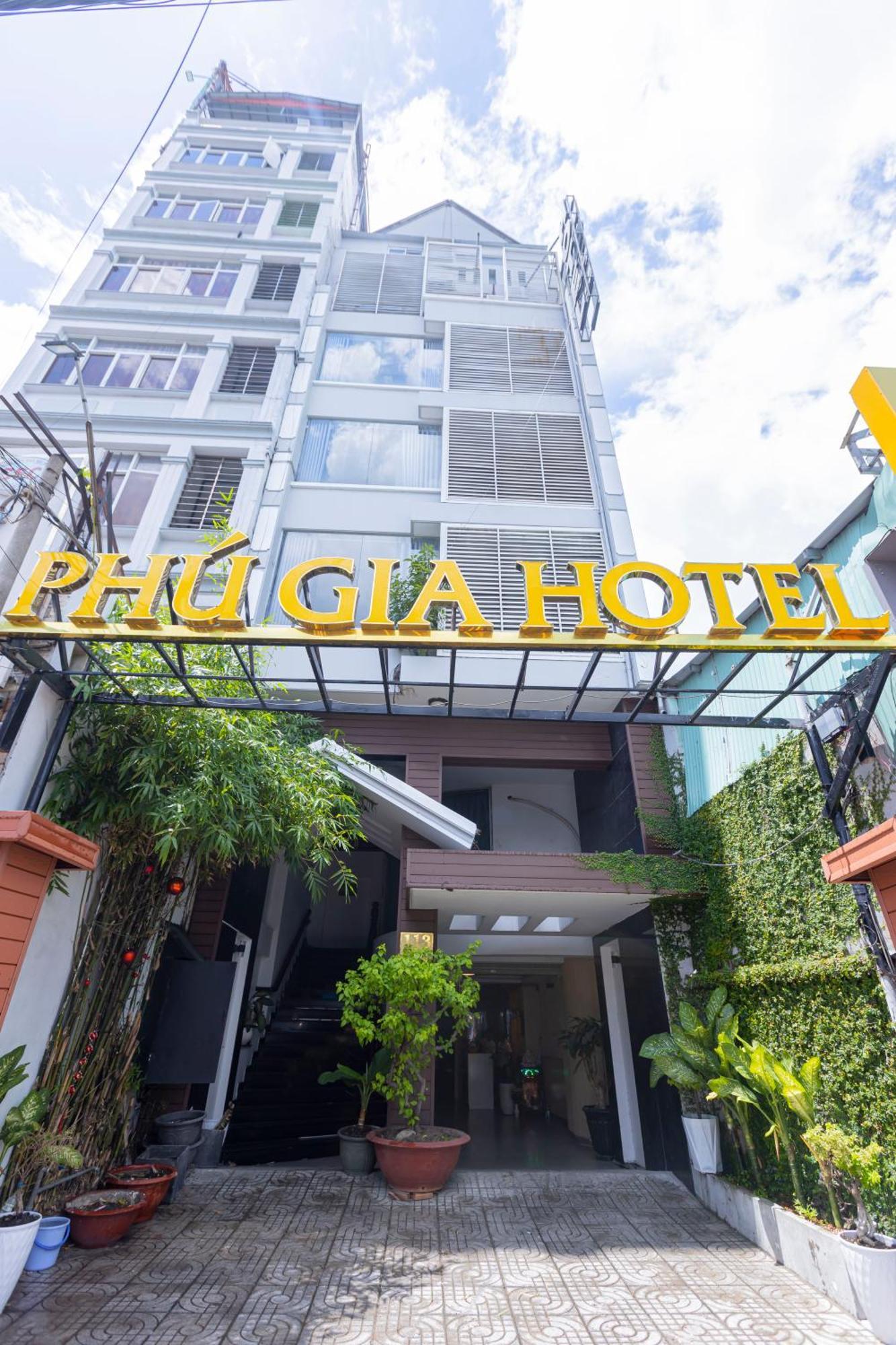 Phu Gia 113 Ntt Hotel